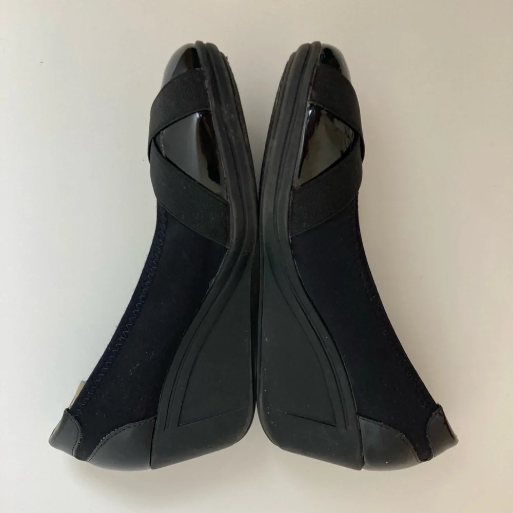 *Kenneth Cole Reaction Don’t Cross Me Faux Black Patent Leather Wedge Shoes #SR